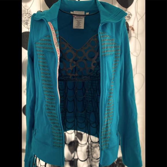 Ivivva Girls size 8 zippie - Picture 2 of 5